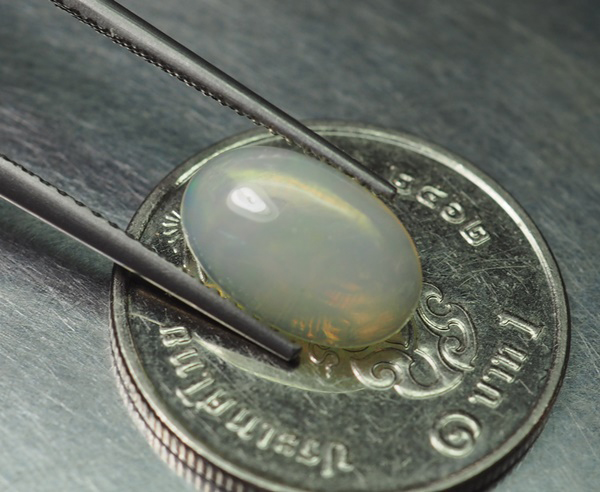 โอปอลหลากสี (Opal) 1.45 กะรัต