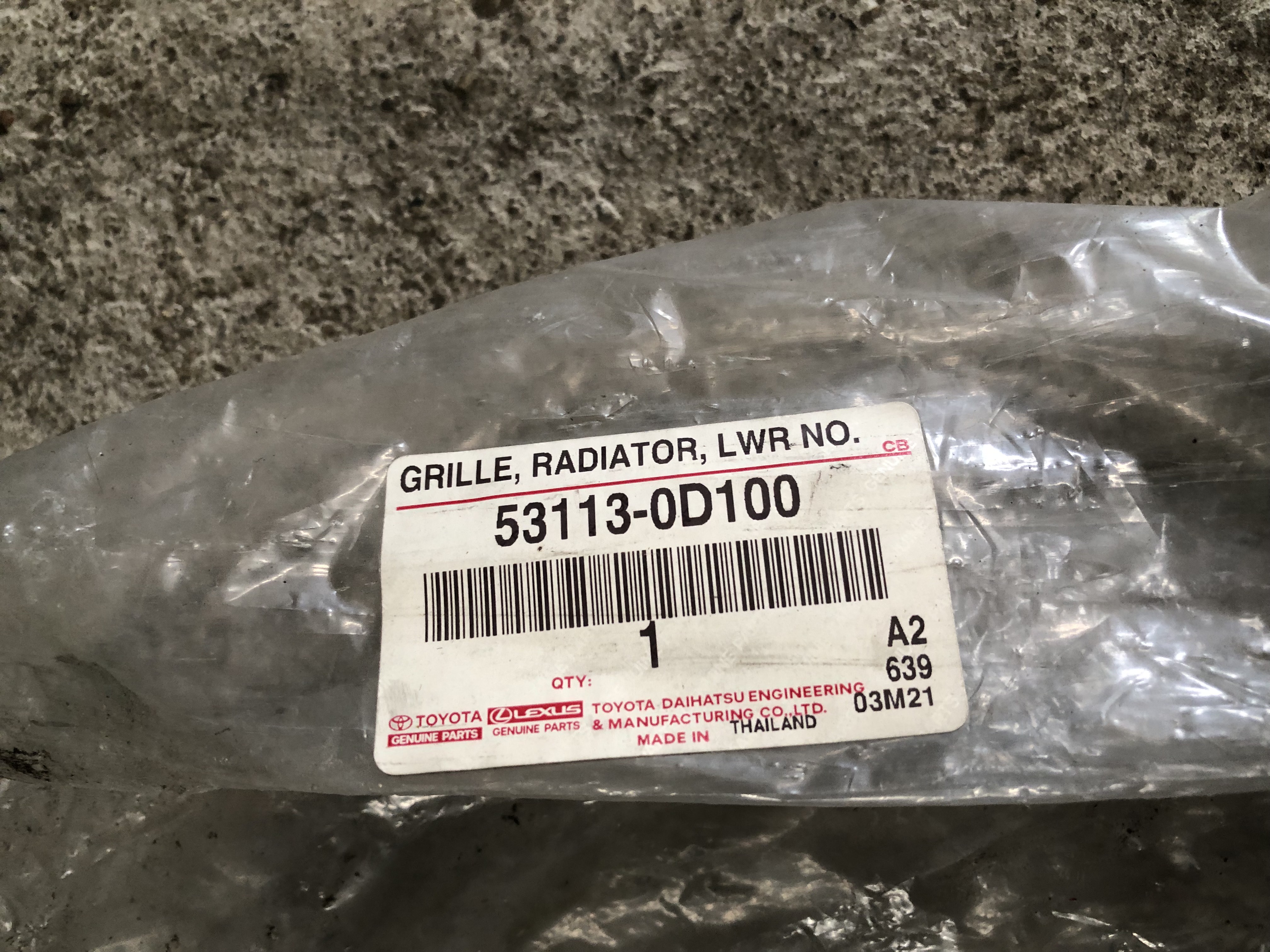 ช่องลมกันชนหน้าอันบน Toyota Yaris