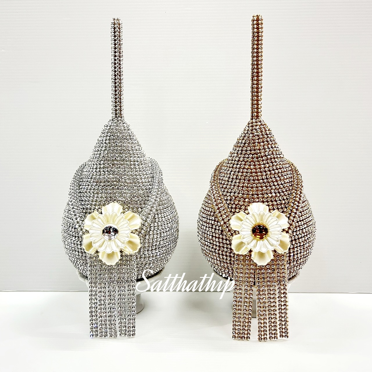 พานพุ่ม - พานพุ่มสักการะ - พานพุ่มเงินทอง - พานพุ่มนพเก้า [3 นิ้ว/ 1,350บาท/คู่]
