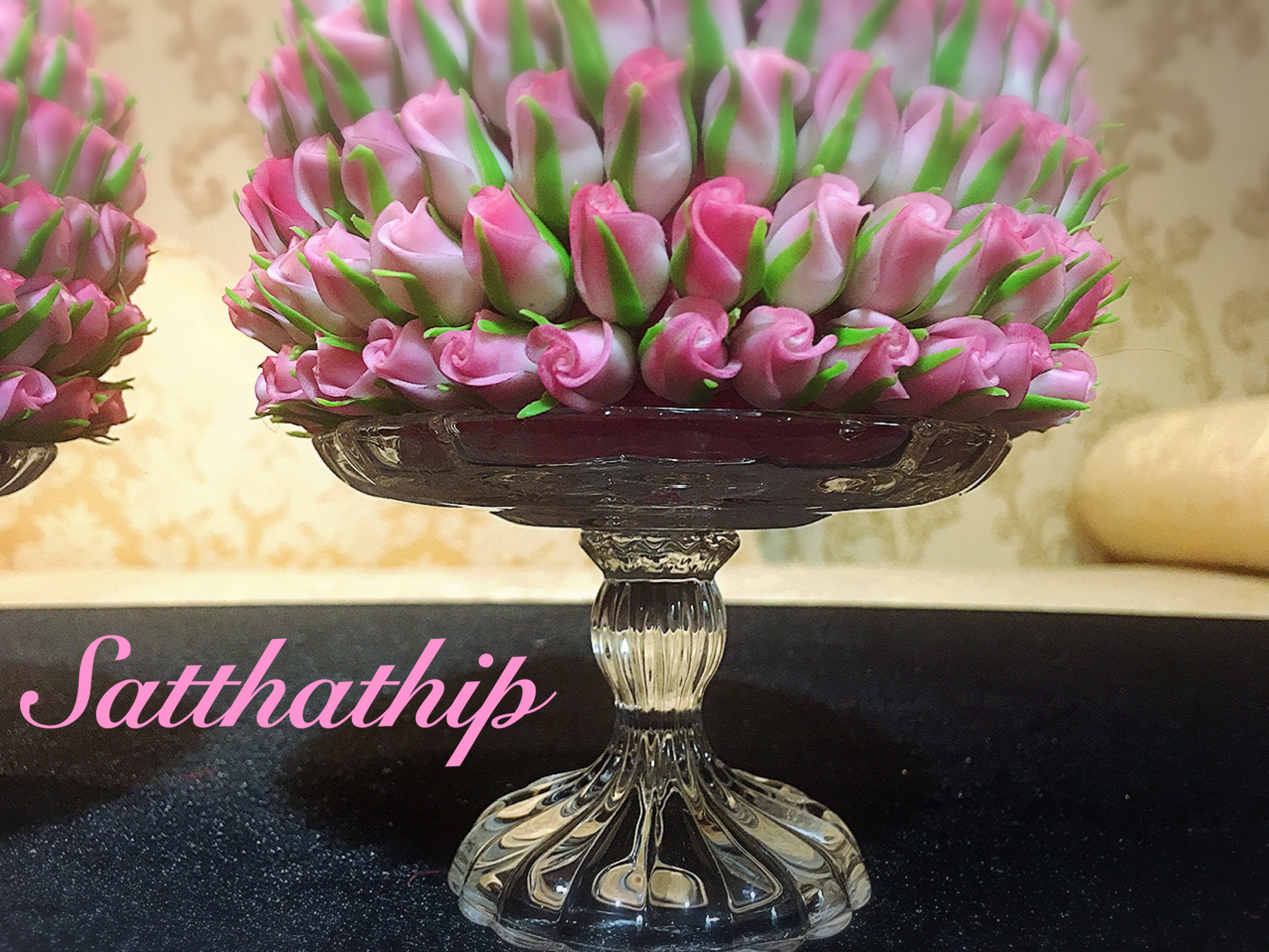 พานพุ่มดอกกุหลาบ ประดิษฐ์จากดิน [5 นิ้ว 2,700 บาท/คู่]