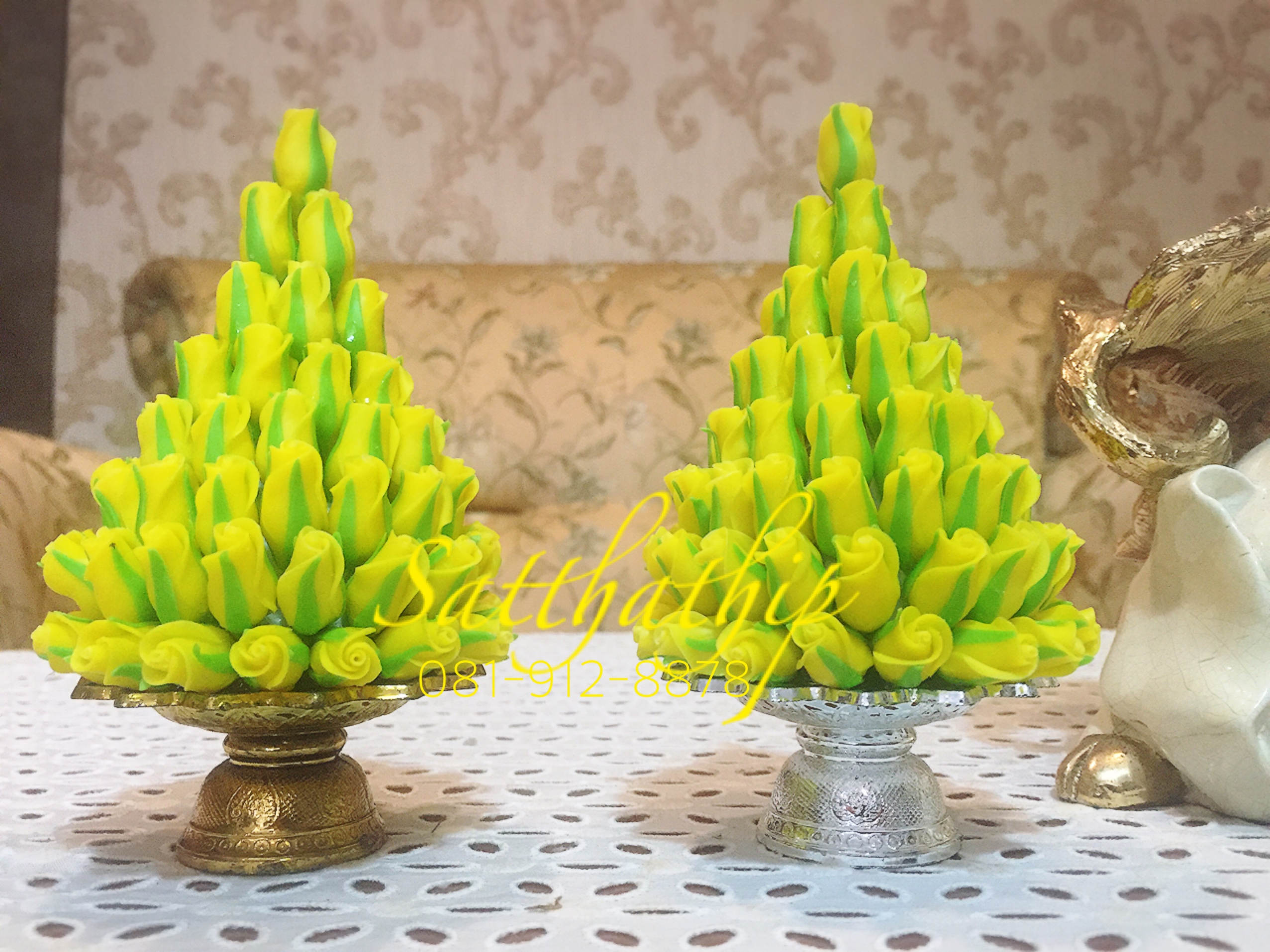 พานพุ่มดอกกุหลาบ ประดิษฐ์จากดิน [3 นิ้ว 850 บาท/คู่]