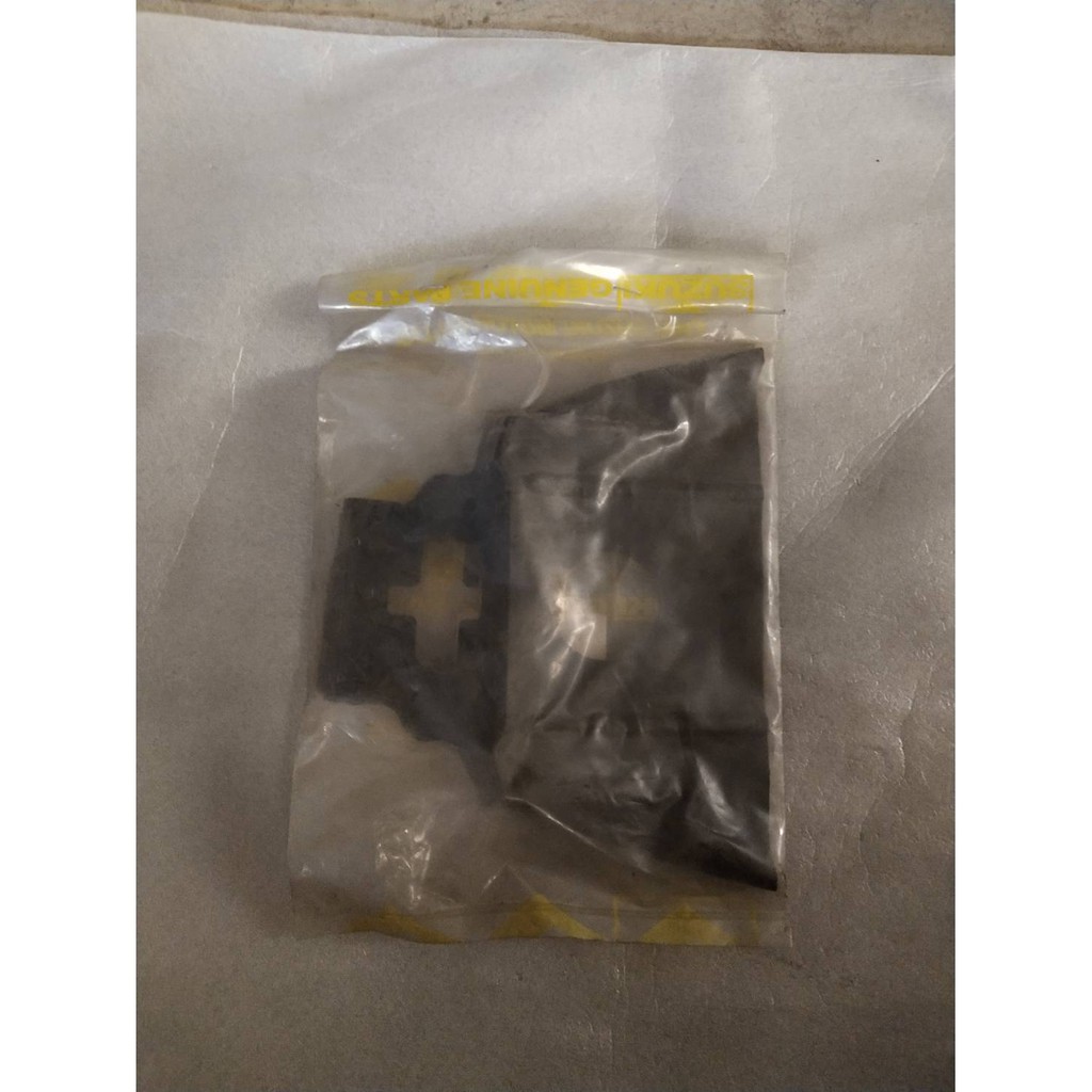 ถาดรอง รุ่นที่ใช้ Best125 FD125XU-D อะไหล่แท้ SUZUKI 44261-20G00-000