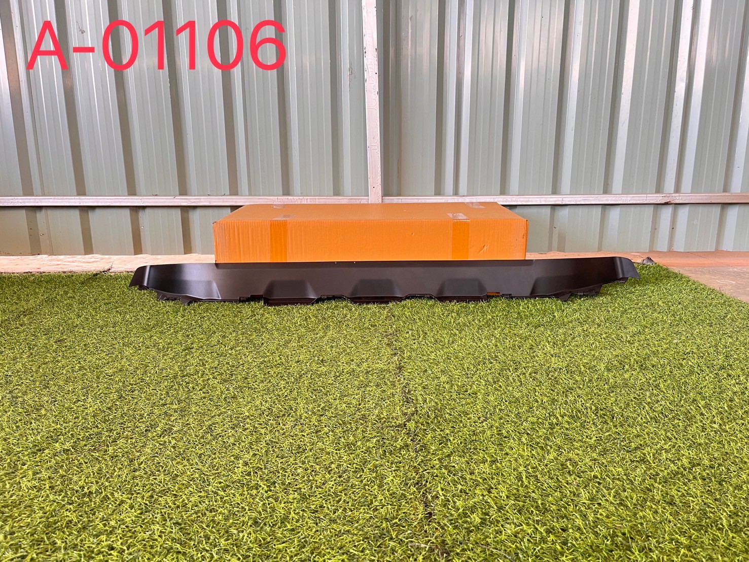 คิ้วใต้กันชนหน้า Ford Ranger 2016-21 ใหม่แท้ 2 ชิ้น