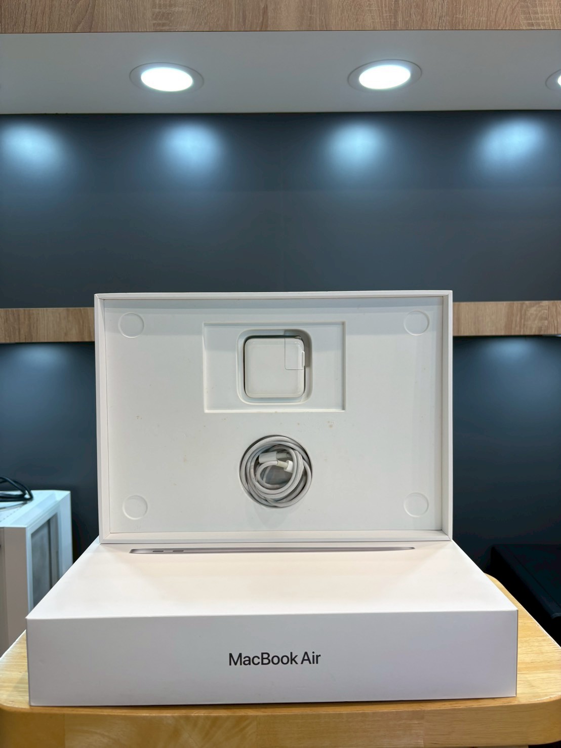 MacBook Air 13" (M1 ปี 2020) 8/256GB Space Gray