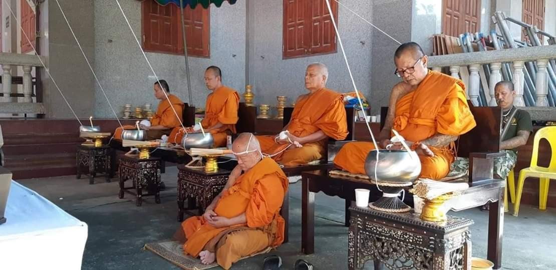 เหรียญองค์พ่อ พระวิษณุกรรม ช่างกลสยาม รุ่นสร้างศาลาที่ประทับ ณ.วัดโกมุทพุทธรังษี เนื้อทองเหลือง ปี 2562