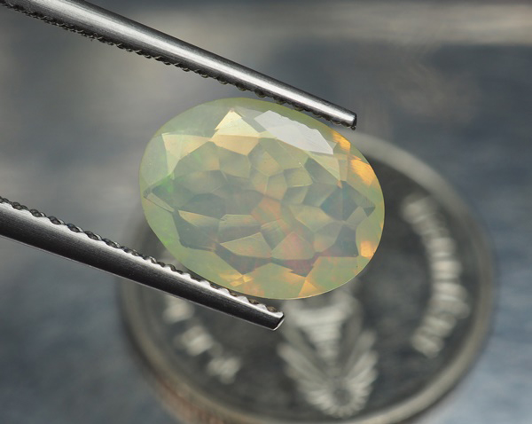 โอปอลหลากสี (Multi Opal) 1.85 กะรัต
