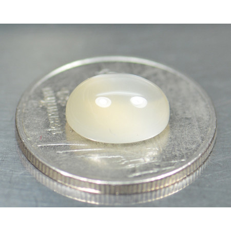 มูนสโตน (Moon Stone) 3.05 กะรัตสีครีม