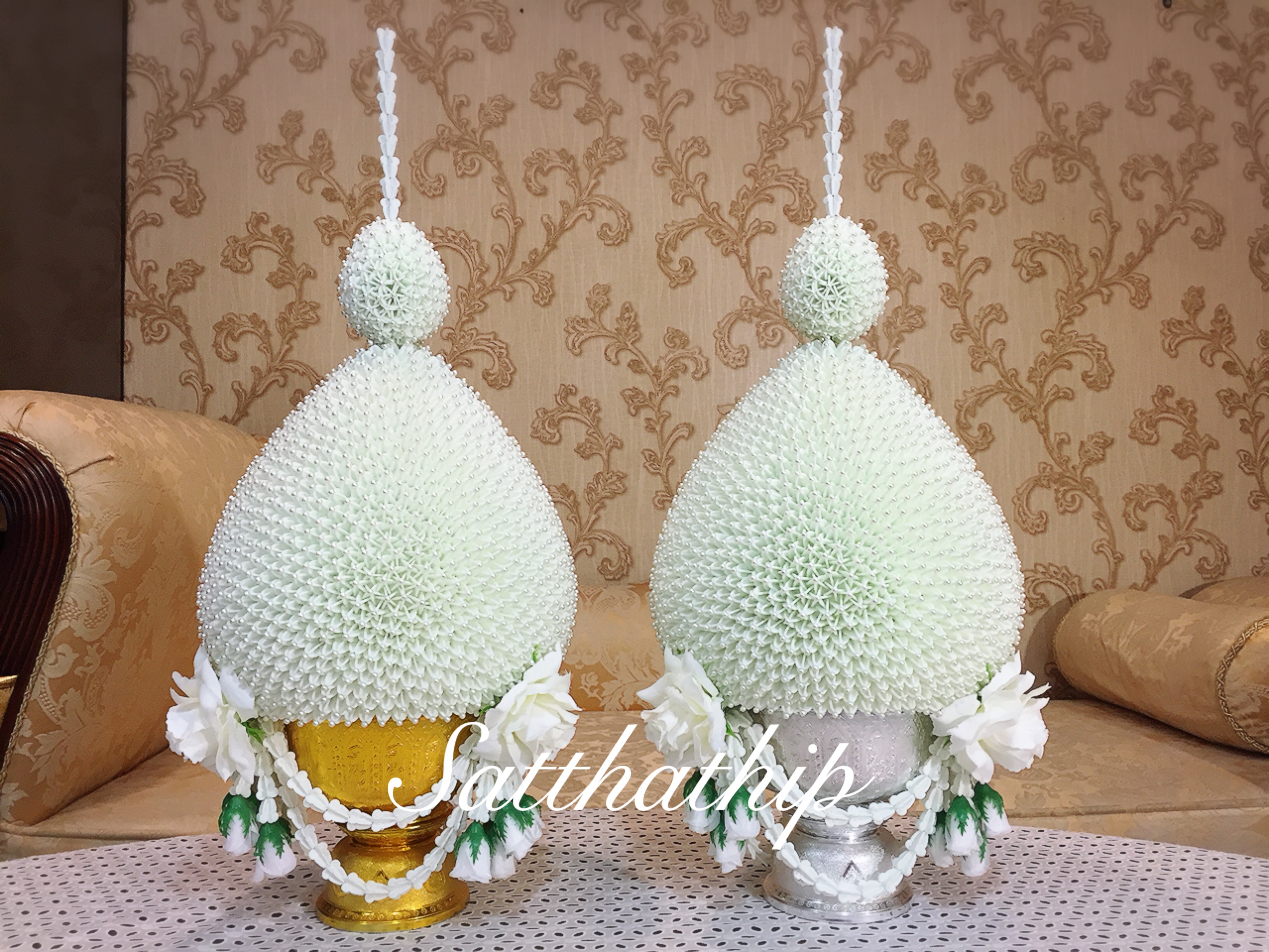 พานพุ่ม - พานพุ่มสักการะ - พานพุ่มดอกรัก - พานพุ่มดอกรักประดิษฐ์ (พลาสติก) - พานพุ่มสีขาว - Panpum