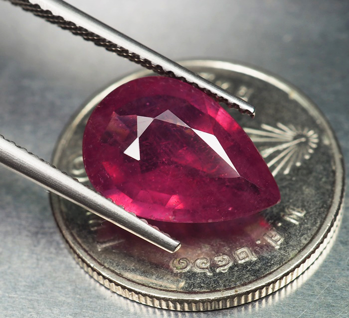 พลอยทับทิม (Ruby) 4.40 กะรัตสีแดงชมพู