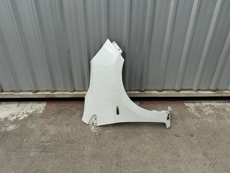 บังโคลนหน้า R Mitsubishi Mirage 2012-2018