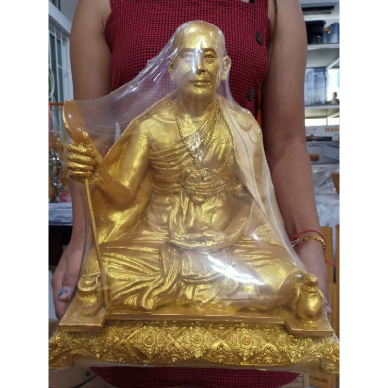 องค์จำลอง พระครูบาบุญชุ่ม เกจิดังเเห่งล้านนา