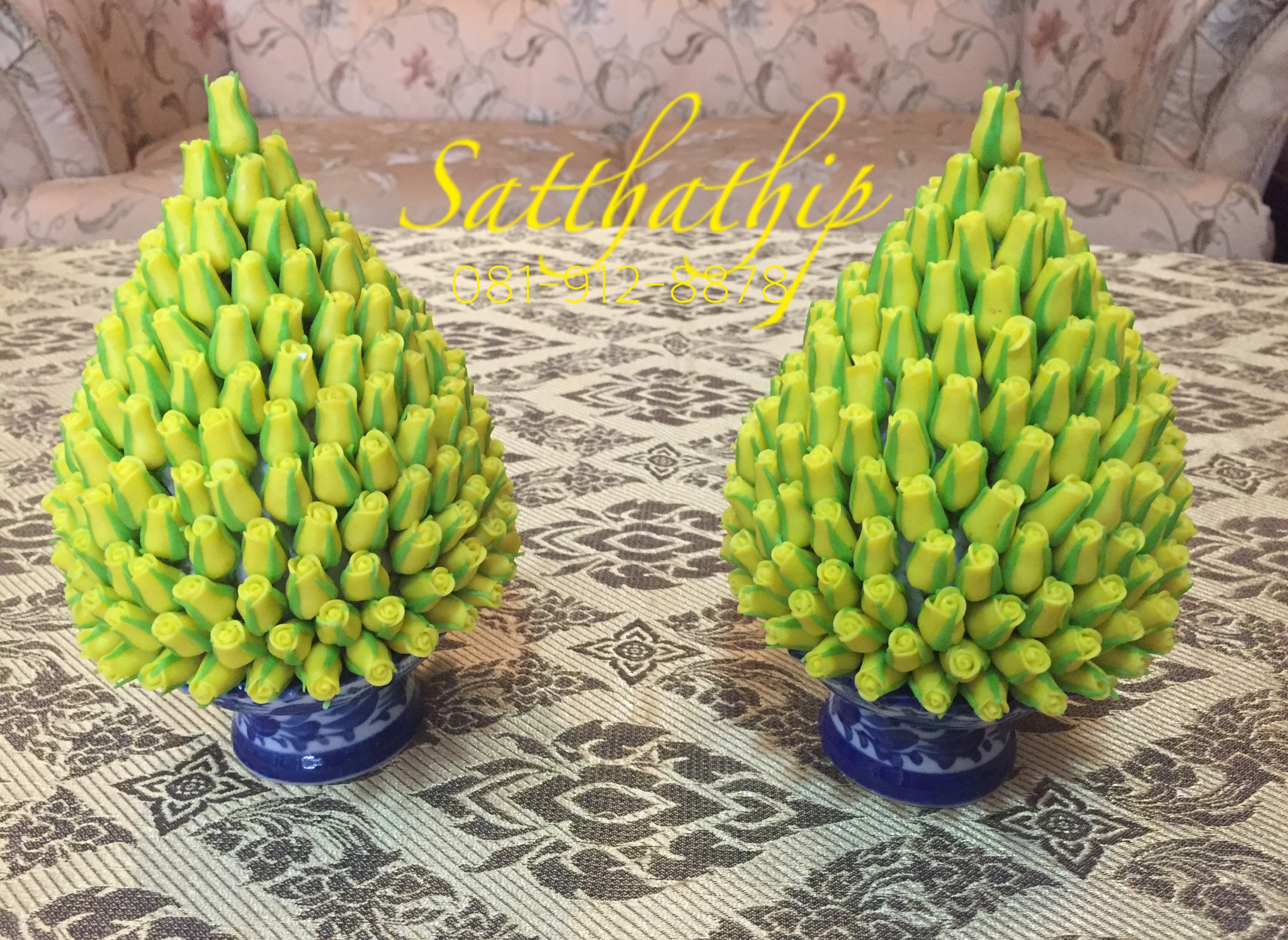 พานพุ่มดอกกุกลาบ (สีเหลือง) ประดิษฐ์จากดิน - Phan bush