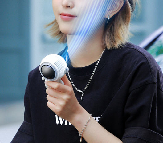 พัดลมพกพา,พัดลมรูปทรงนักบินอวกาศ