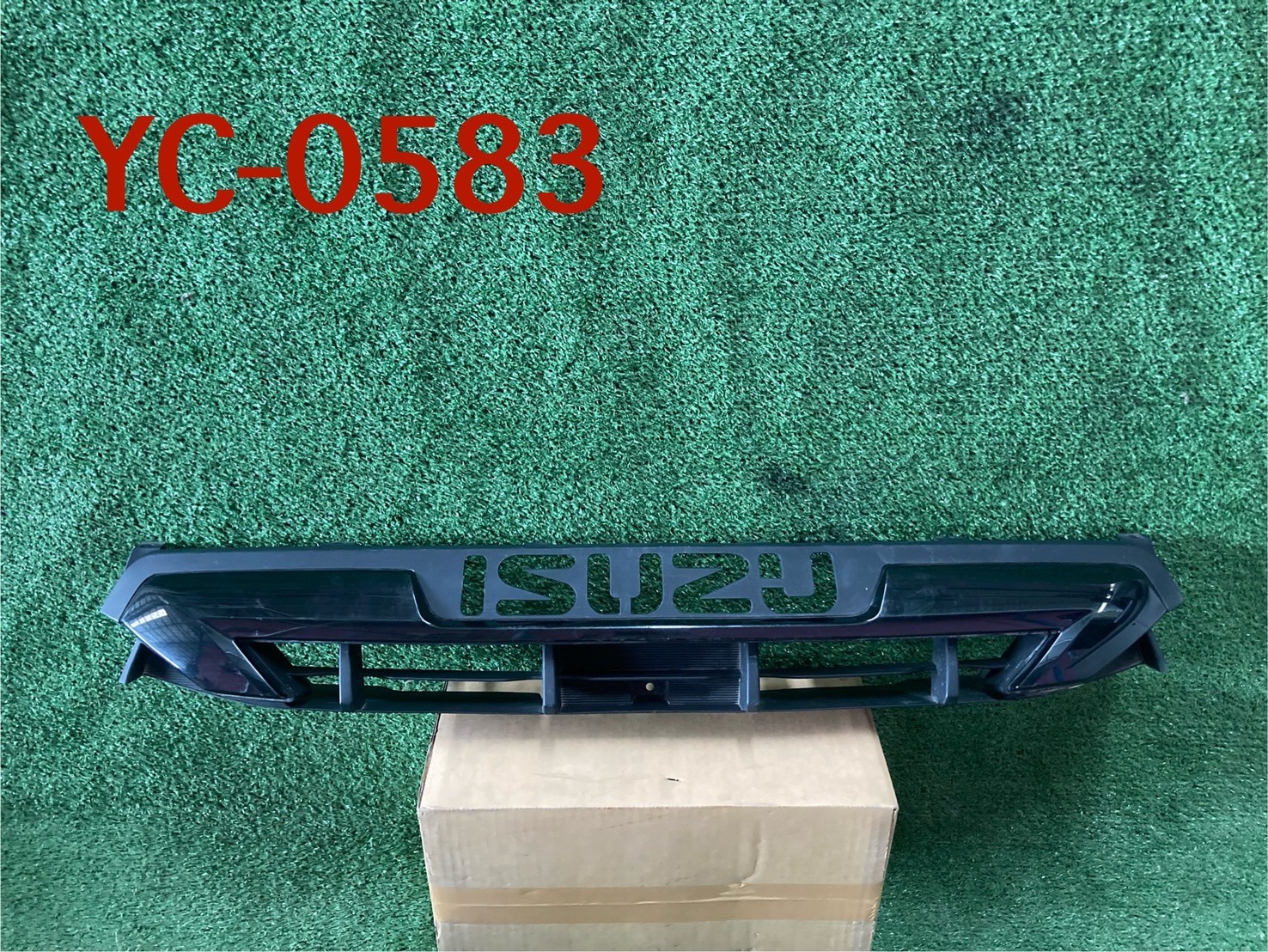 หน้ากระจัง Isuzu D-max 2020+TW มือสอง