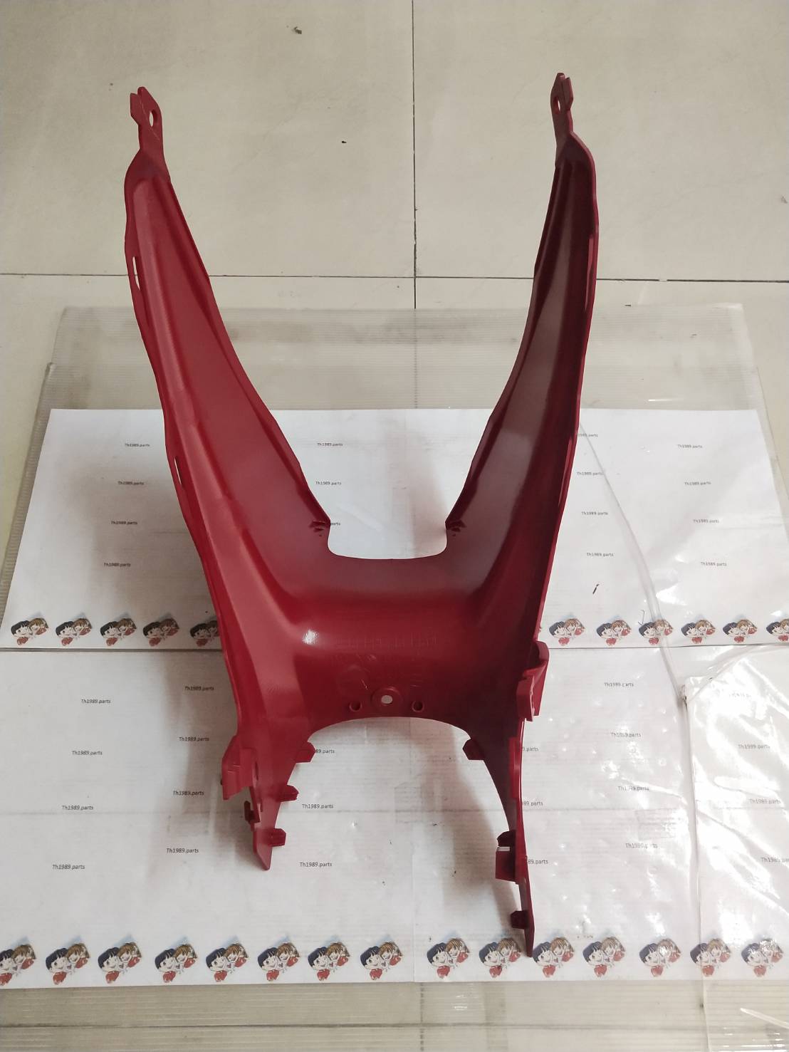 ฝาครอบใต้เบาะสีแดงเข้ม SPARK115i ' 2013 อะไหล่แท้ YAMAHA 1FP-F842N-00