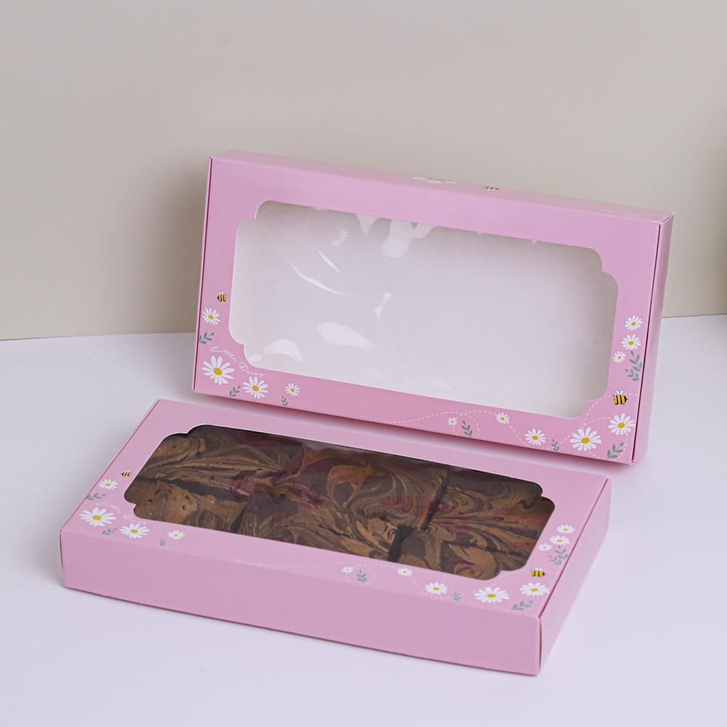 กล่องช็อคโกแลตบราวนี่ ลาย Little Daisy ห่อ 20 ใบ กว้าง 11.5 x ยาว 22 x สูง 3 ซม.(09-9030)