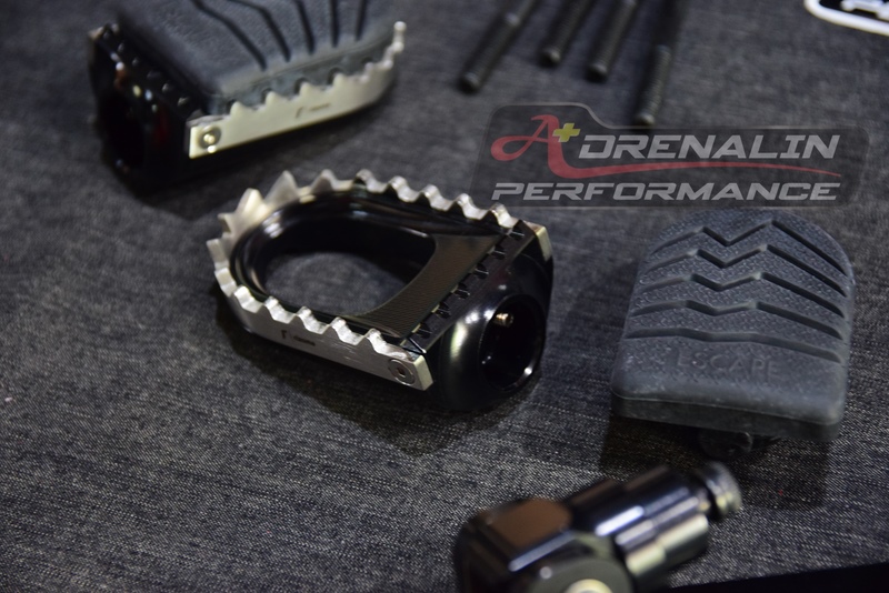 Rizoma พักเท้าคนขี่ สำหรับ X-ADV750 2021+