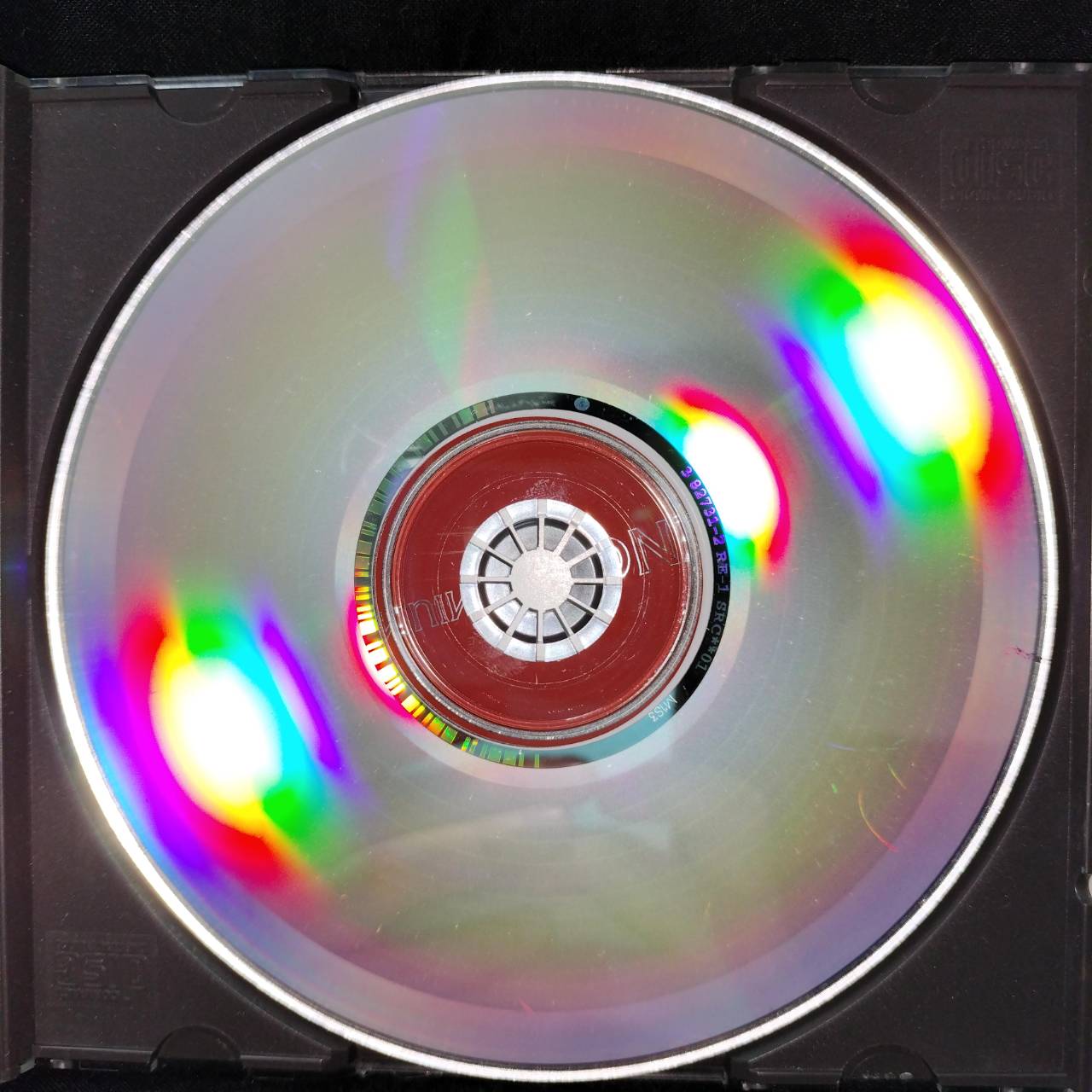 Various – Encomium: A Tribute To Led Zeppelin / USA / แผ่นดี (ทะลุขอบเล็กน้อยไม่โดนเนื้อแผ่น)