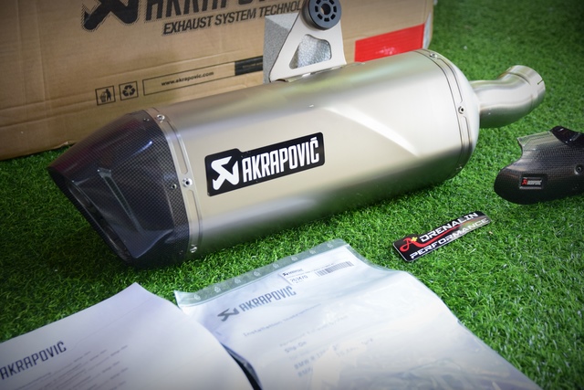 ท่อ Akrapovic ปลายไทเทเนียม สำหรับ R1250GS GSA ปี 2021+ (For Exhibition only)