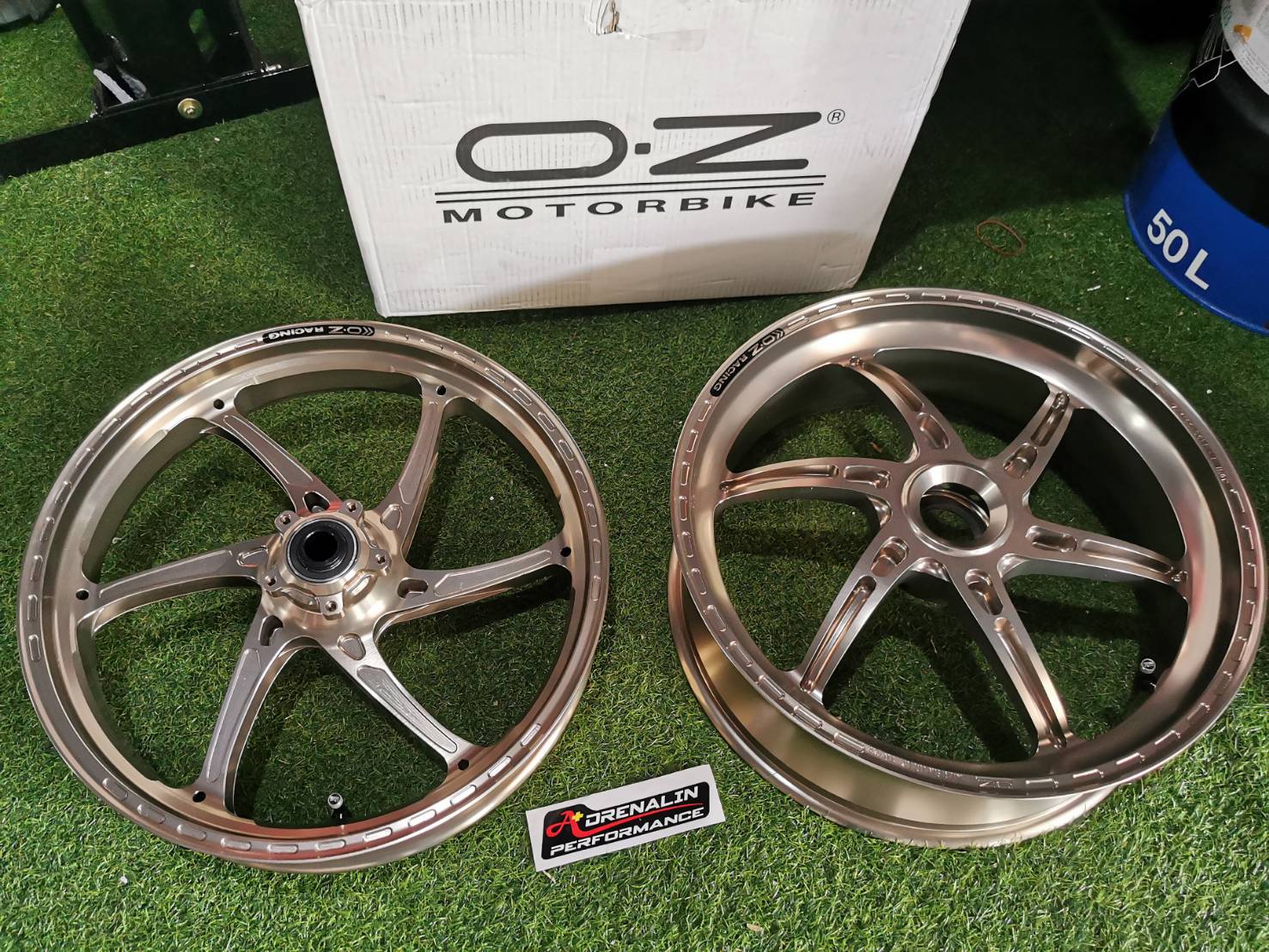 ล้อ OZ สำหรับ Panigale V4 2018-2024 รุ่น Gass 6ก้าน Alu