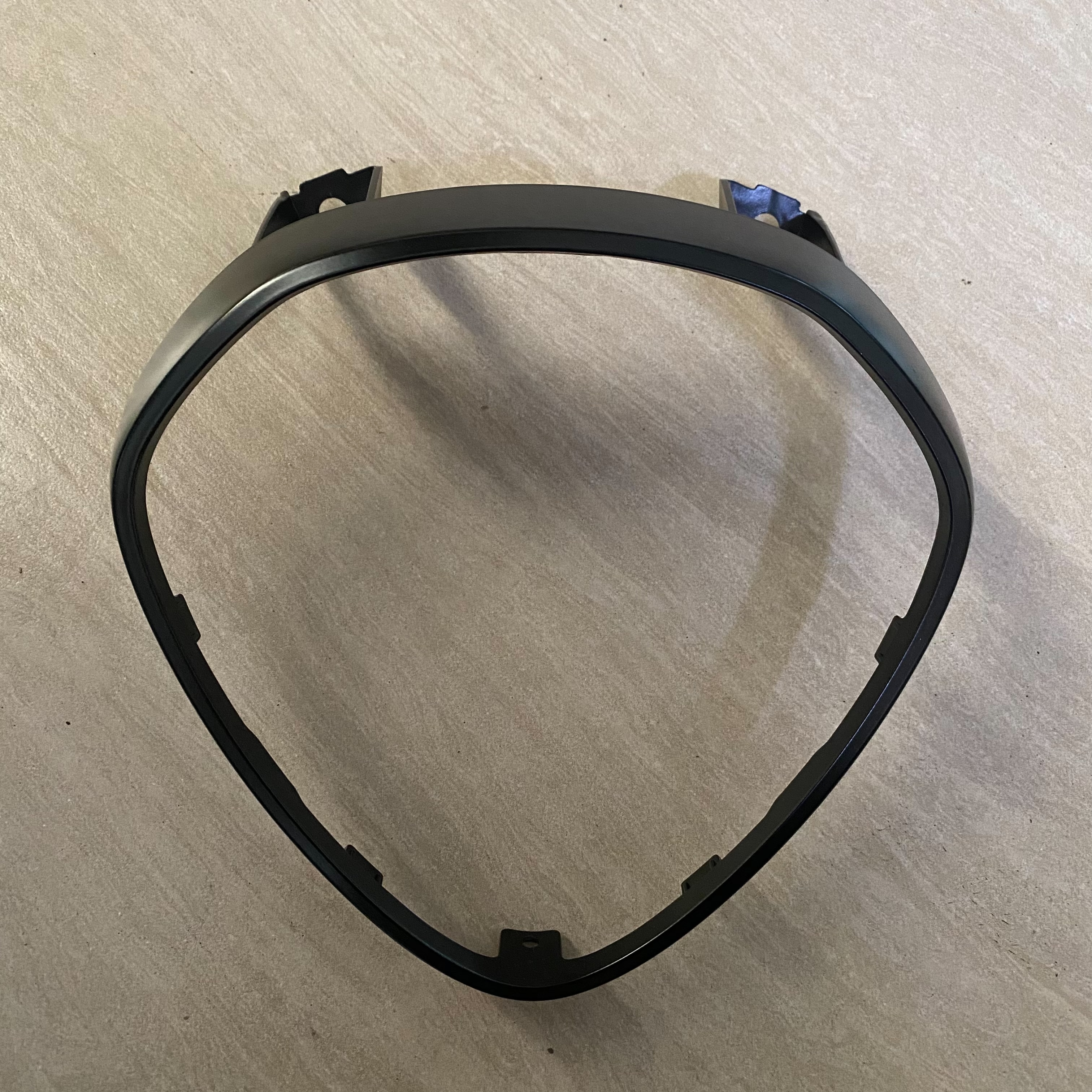 มือ2-BJK-F6231-00-P1 ขอบไฟหน้าสีดำ (0903, SMX) LTF125-I GRAND FILANO HYBRID,GRAND FILANO HYBRID CONNECTED