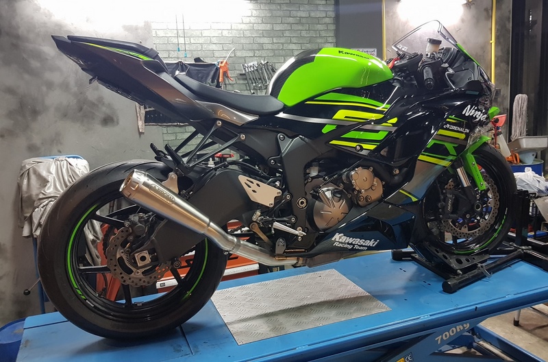 ท่อ Arrow รุ่น Prorace สำหรับ ZX6R ปี 2019 ขึ้นไป (For Exhibition only)