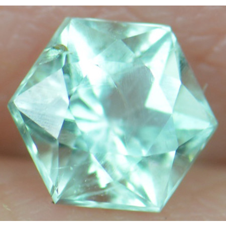 พลอยมรกตดิบ (Emerald) 0.47 กะรัตสวยมาก No oil