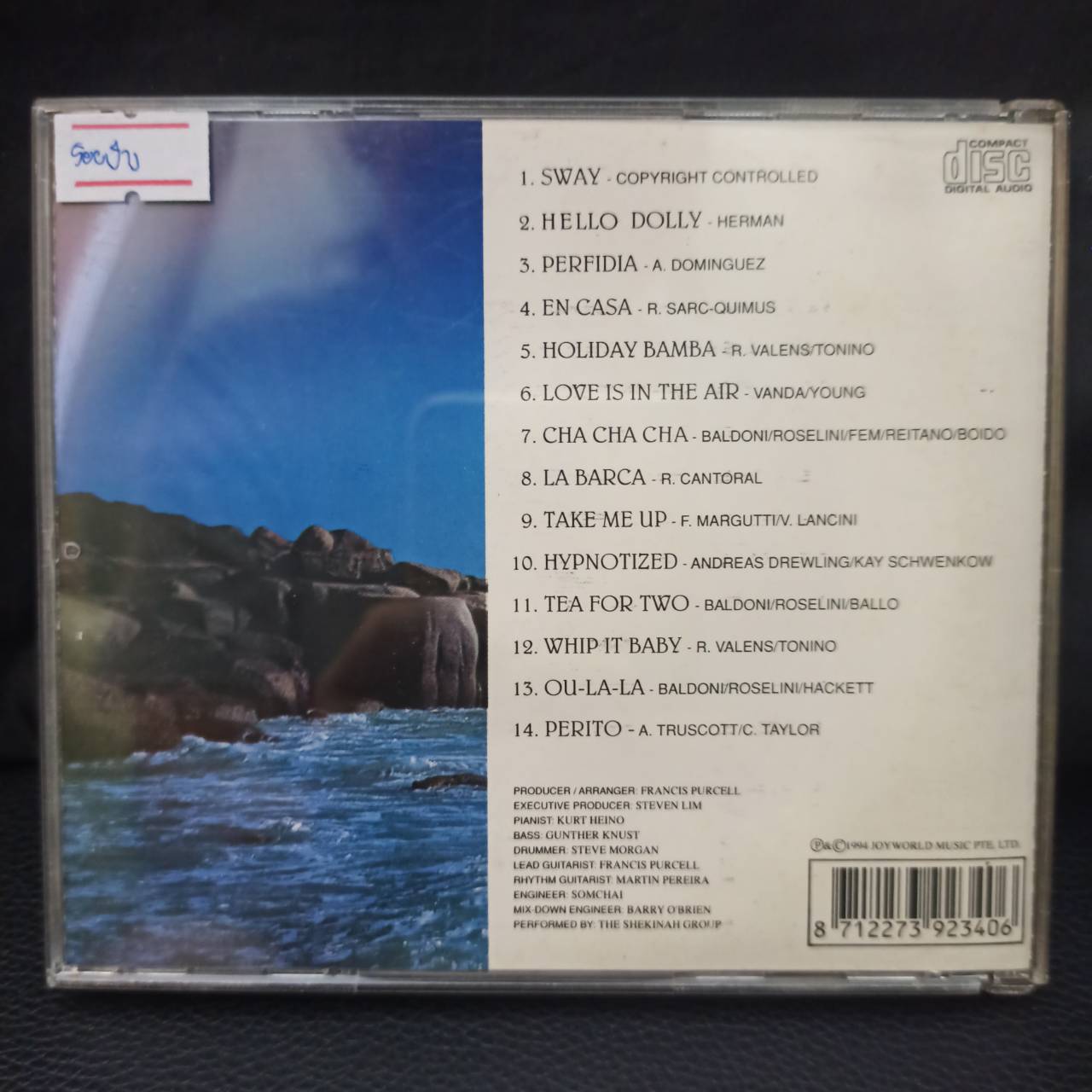 Francis Purcell – Guitar Latino (Love Is In The Air) / ไม่ระบุ / มีรอยบ้าง