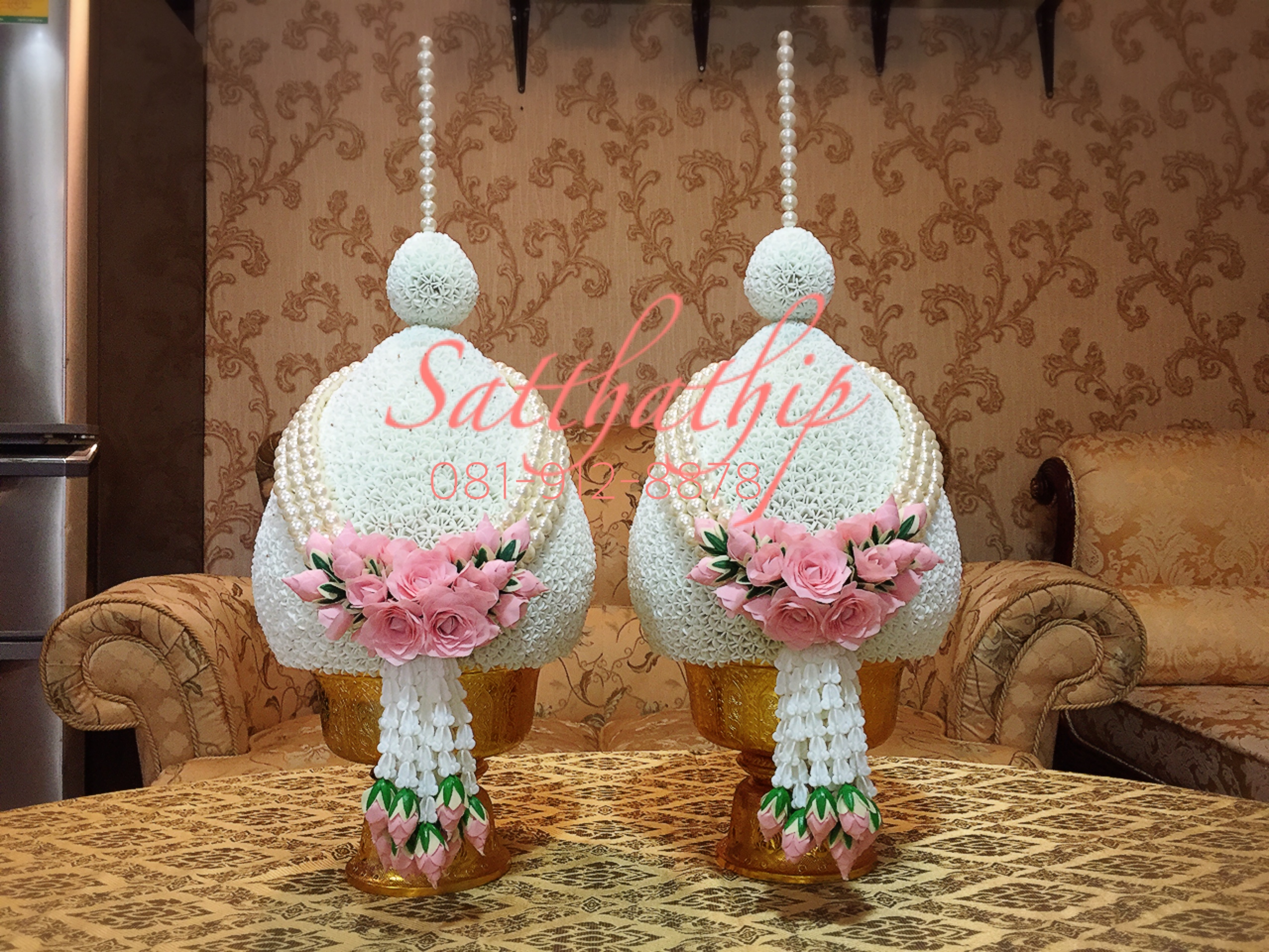 พานพุ่ม - พานพุ่มสักการะ - พานพุ่มดอกรัก - พานพุ่มดอกรักประดิษฐ์ (พลาสติก) - พานพุ่มสีขาว - Panpum