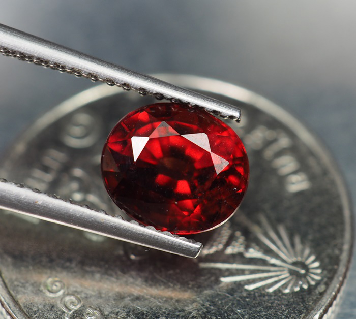 พลอยแท้โรโดไรท์ (Rhodolite Garnet) 2.10 กะรัต