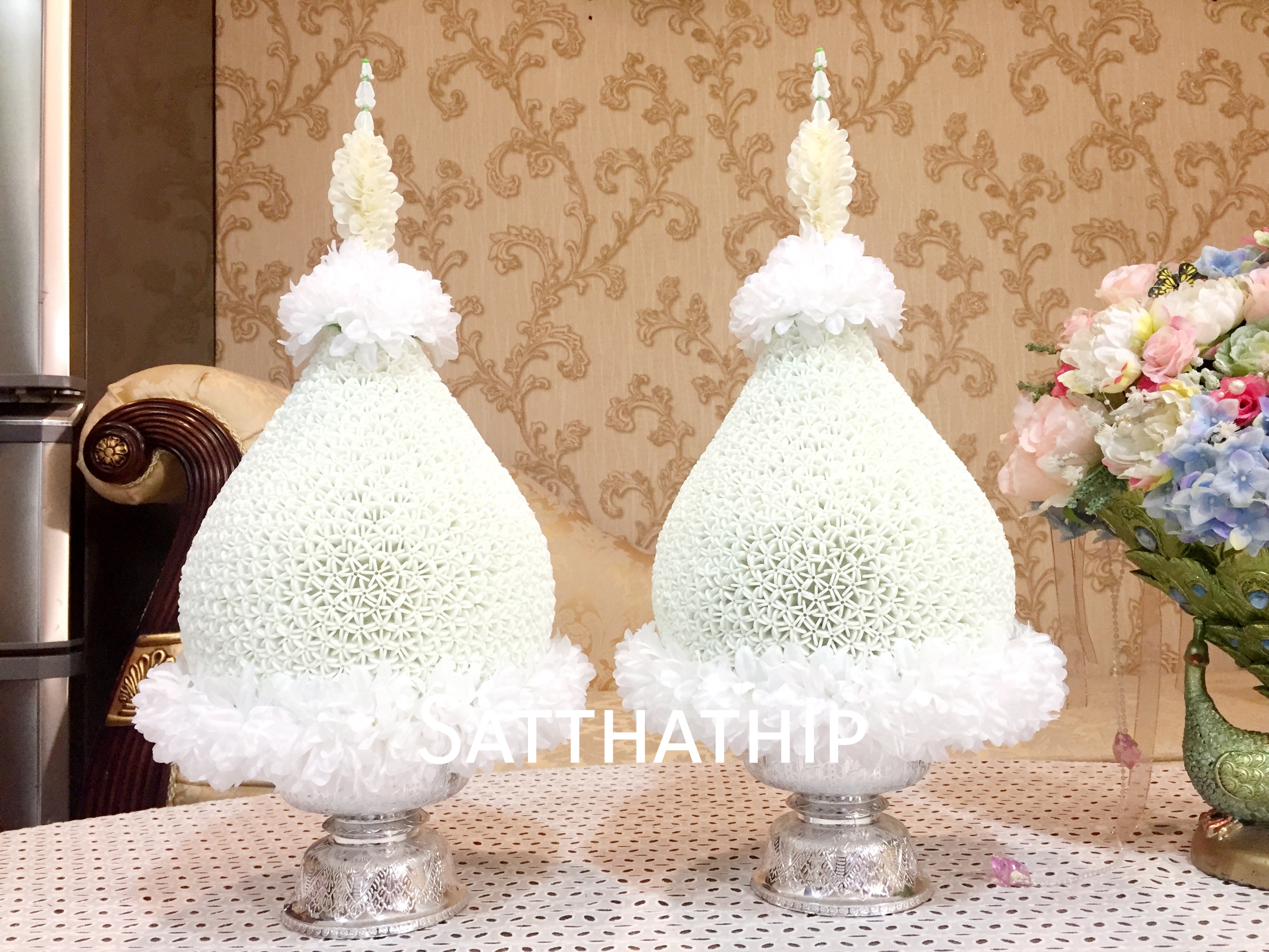 พานพุ่มดอกรักประดิษฐ์