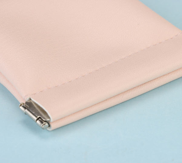 กระเป๋าใส่เศษเหรียญ,กระเป๋าใส่สตางค์,สกรีนโลโก้