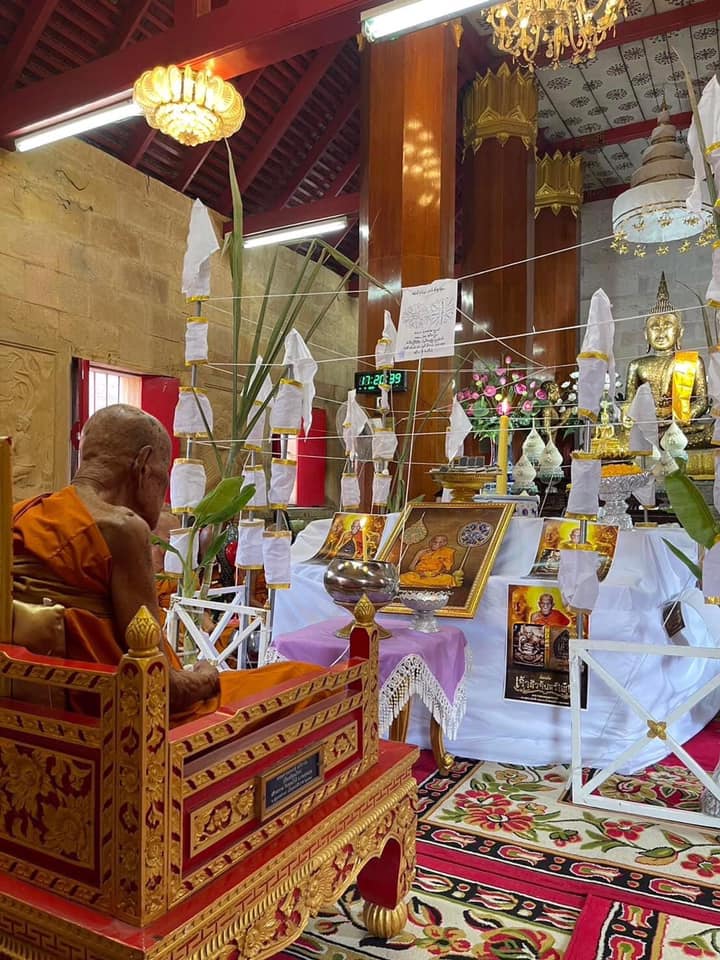 เหรียญหล่อเจ้าสัวจันทร์เพ็ญ ท่านเจ้าคุณเฒ่าหลวงปู่ทอง วัดดอนไก่ดี อายุ106 ปี พรรษา 82 เนื้อทองชนวน เทนำฤกษ์ผิวโบราณ จัดสร้าง ปี 2565