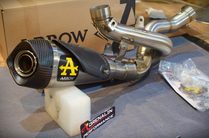 ท่อ Arrow สลิปออน สำหรับ Street fighter v4 ท่อรุ่นล่าสุด คอแสตนเลส (For Exhibition only)