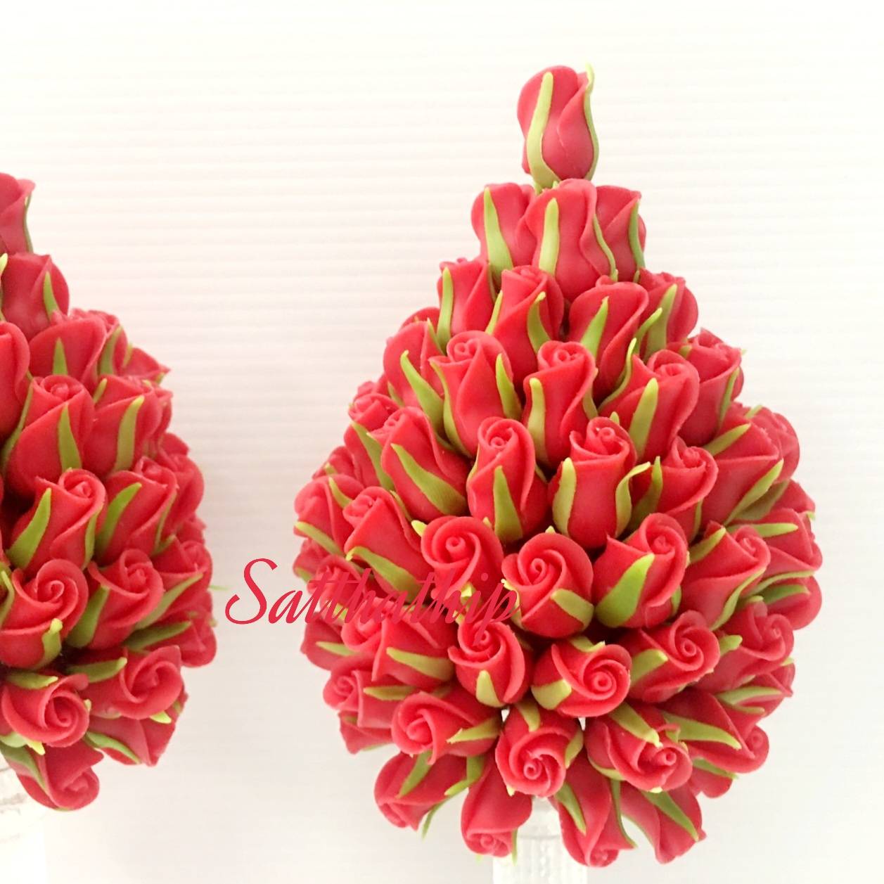 พานพุ่มดอกกุหลาบ ประดิษฐ์จากดิน [3 นิ้ว 1,250 บาท/คู่]