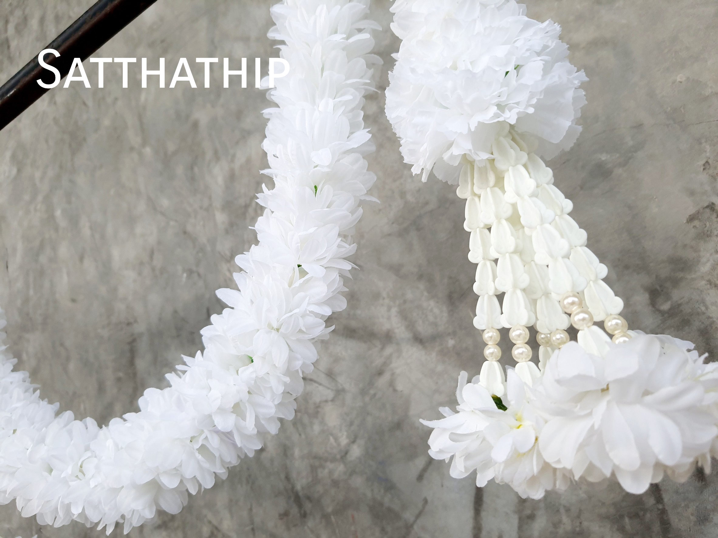 พวงมาลัยผ้าสองชาย [แบบไม่ตัดก้านดอก 380 บาท/เมตร]