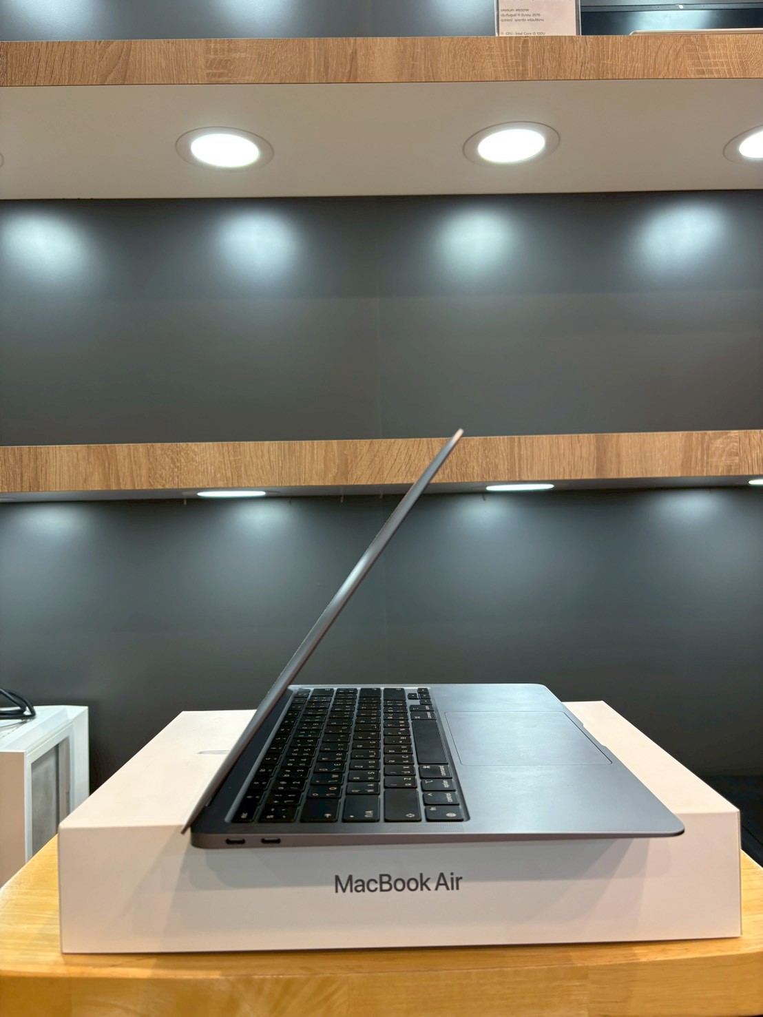 MacBook Air 13" (M1 ปี 2020) 8/256GB Space Gray