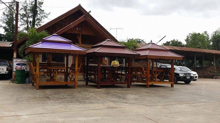 ( รหัส B5-โต๊ะ ) ศาลา ไม้สัก สีขาว คาน้ำเงินชั้นเดียว หลังนิว ขาโต๊ะตาราง / ขนาด 2.00x2.00x3.00 เมตร