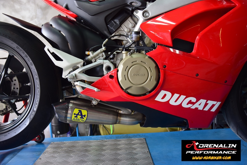 ท่อ Arrow สลิปออน สำหรับ Street Fighter V4 (For Exhibition only)