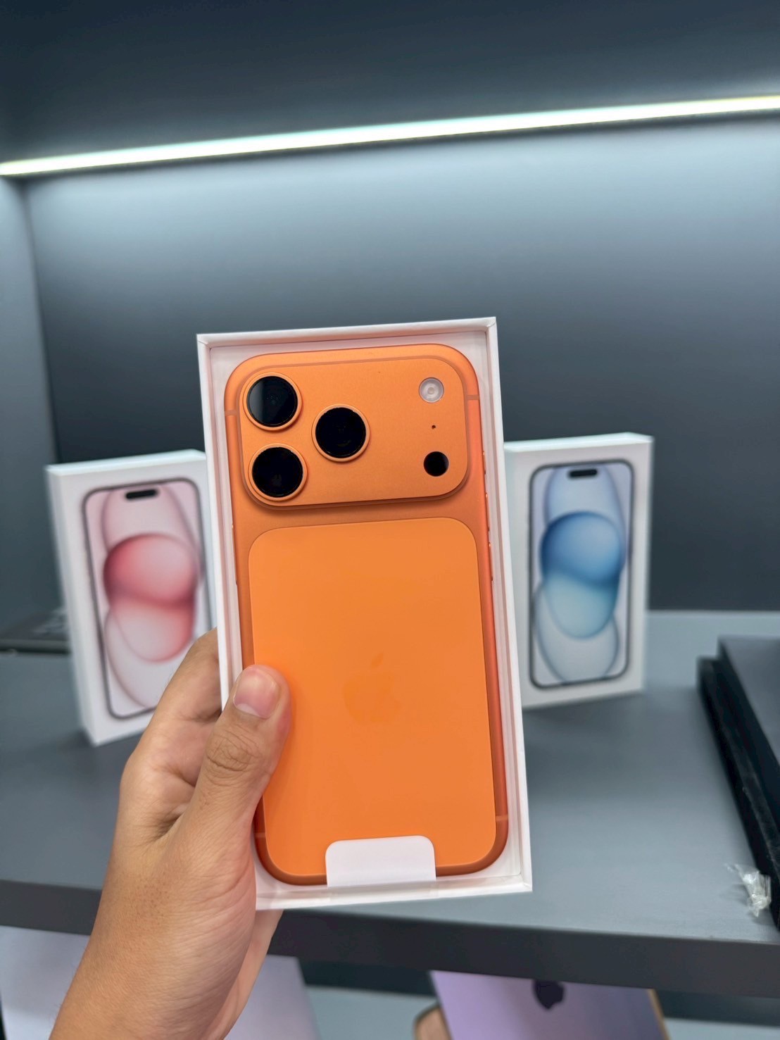 iPhone 17 Pro 1TB Cosmic Orange