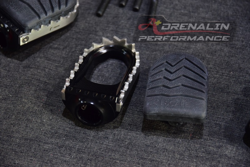 Rizoma พักเท้าคนขี่ สำหรับ X-ADV750 2021+