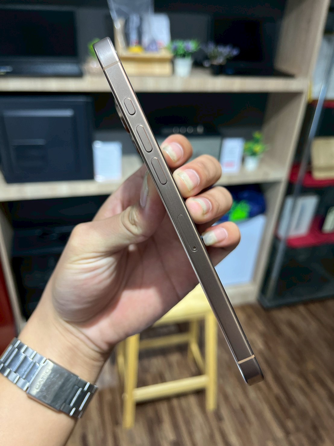 iPhone 16 Pro Max 256GB Desert Titanium