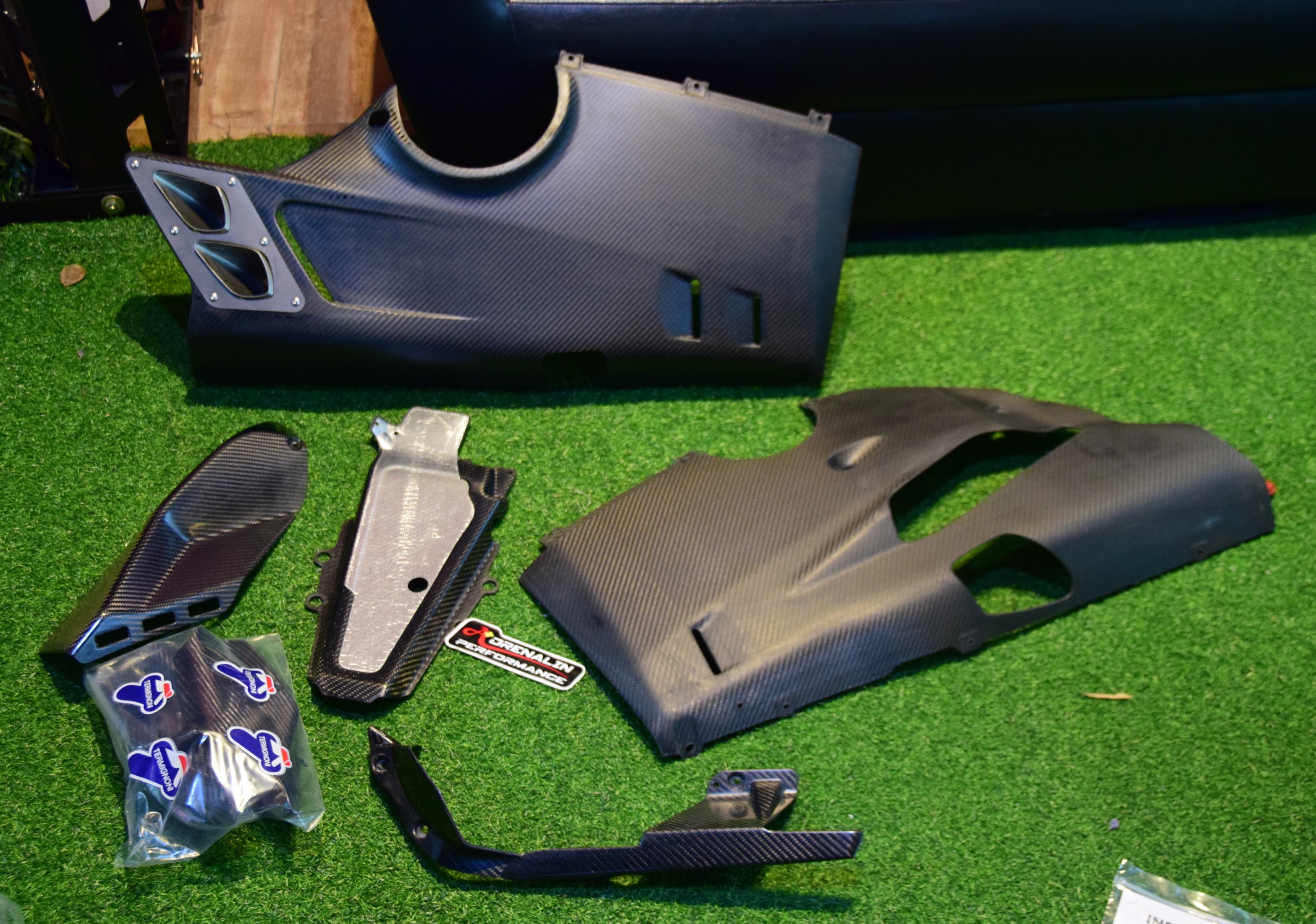 ท่อ Termignoni ฟูล ออกท้ายแบบท่อคู่ Panigale V4 (For Exhibition only)