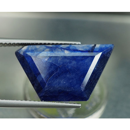 พลอยไพลิน (Sapphire) 9.10 กะรัตเจียร 2 ด้าน