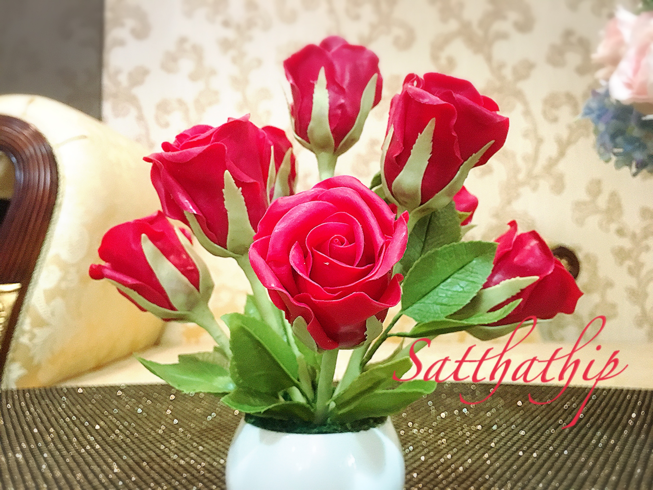 แจกันดอกกุหลาบ สีแดง ประดิษฐ์จากดิน - ดอกกุหลาบ - Rose Flower