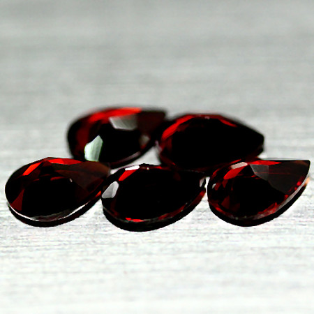 พลอยโกเมนแดง (Garnet) 4.20 กะรัต 5 ชิ้นหยดน้ำ