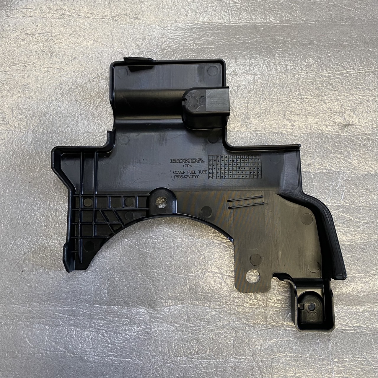 17535-KZV-T00 ฝาครอบท่อจ่ายน้ำมันเชื้อเพลิง SUPER CUB 2013-2017 อะไหล่แท้ HONDA