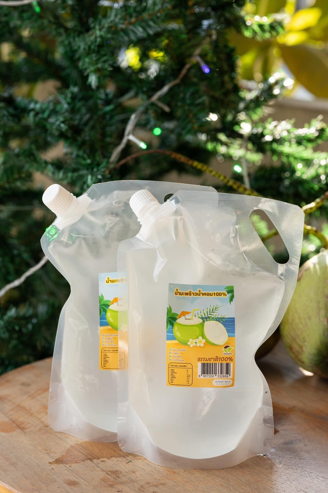 น้ำมะพร้าวน้ำหอม แช่แข็ง 100 % 1 ลิตร Frozen Nam Hom Coconut Water 1 Lt. (สินค้าแช่แข็ง) (05-8620)