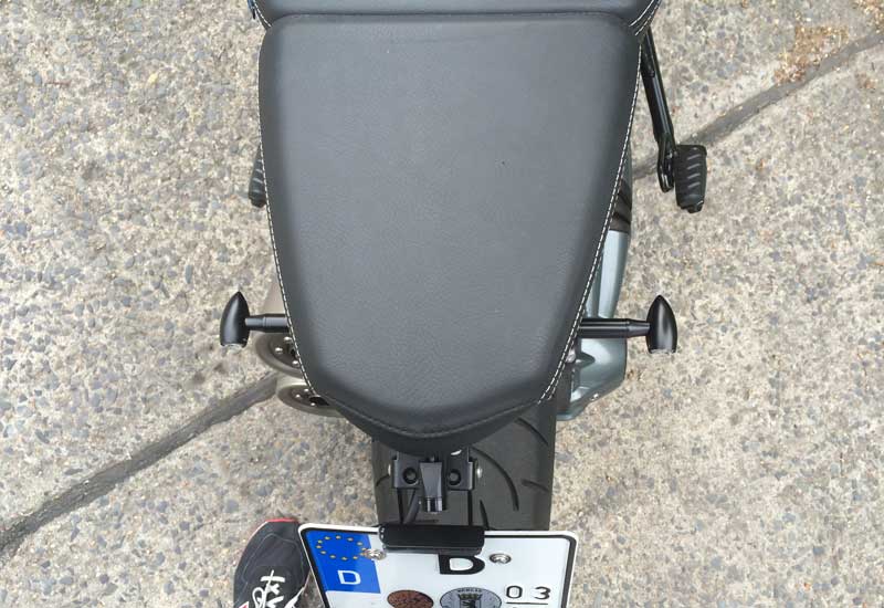 Rizoma - ไฟเลี้ยว รุ่น CLUB สำหรับ R9T