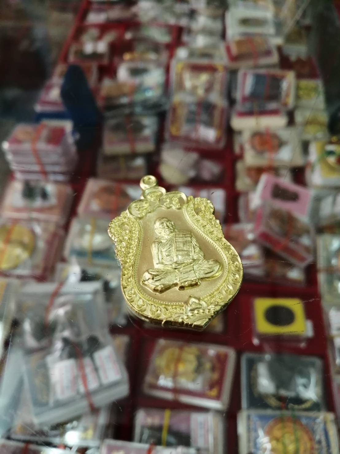 เหรียญเสมา 80 ปี งานบุญไตรบารมี(1) หลวงพ่อเมียน กัลยาโณ วัดบ้านจะเนียง บุรีรัมย์ เนื้อทองเหลือง ปี 2560